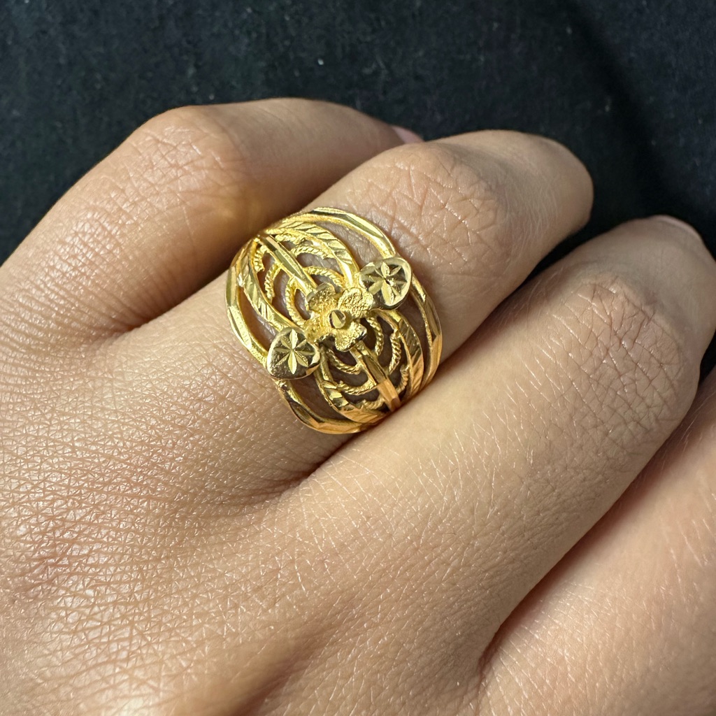 21k Elegant Gold Women's Ring 3.50 Grams